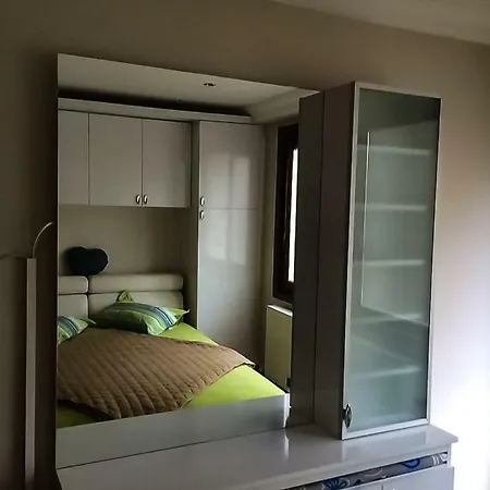 Awesome With Sea Veiw In Istanbul Apartment *
