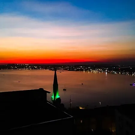 Awesome With Sea Veiw In Istanbul Apartment Büyükçekmece